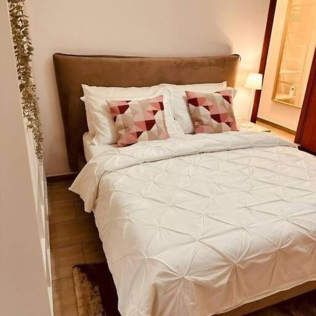 Malu Apartment Peschiera Borromeo Exterior photo